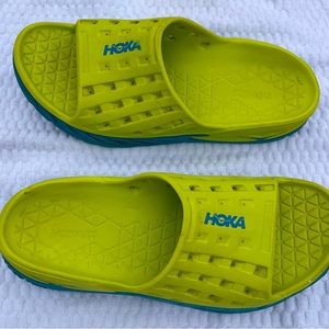 Hoka Ora Recovery Slides Size 9, yellow with blue trim